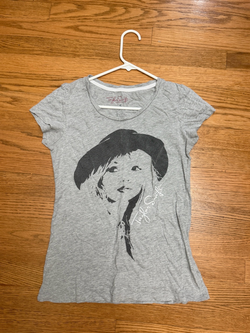 Taylor Swift Gray Portrait T-Shirt Size Small Official Merch